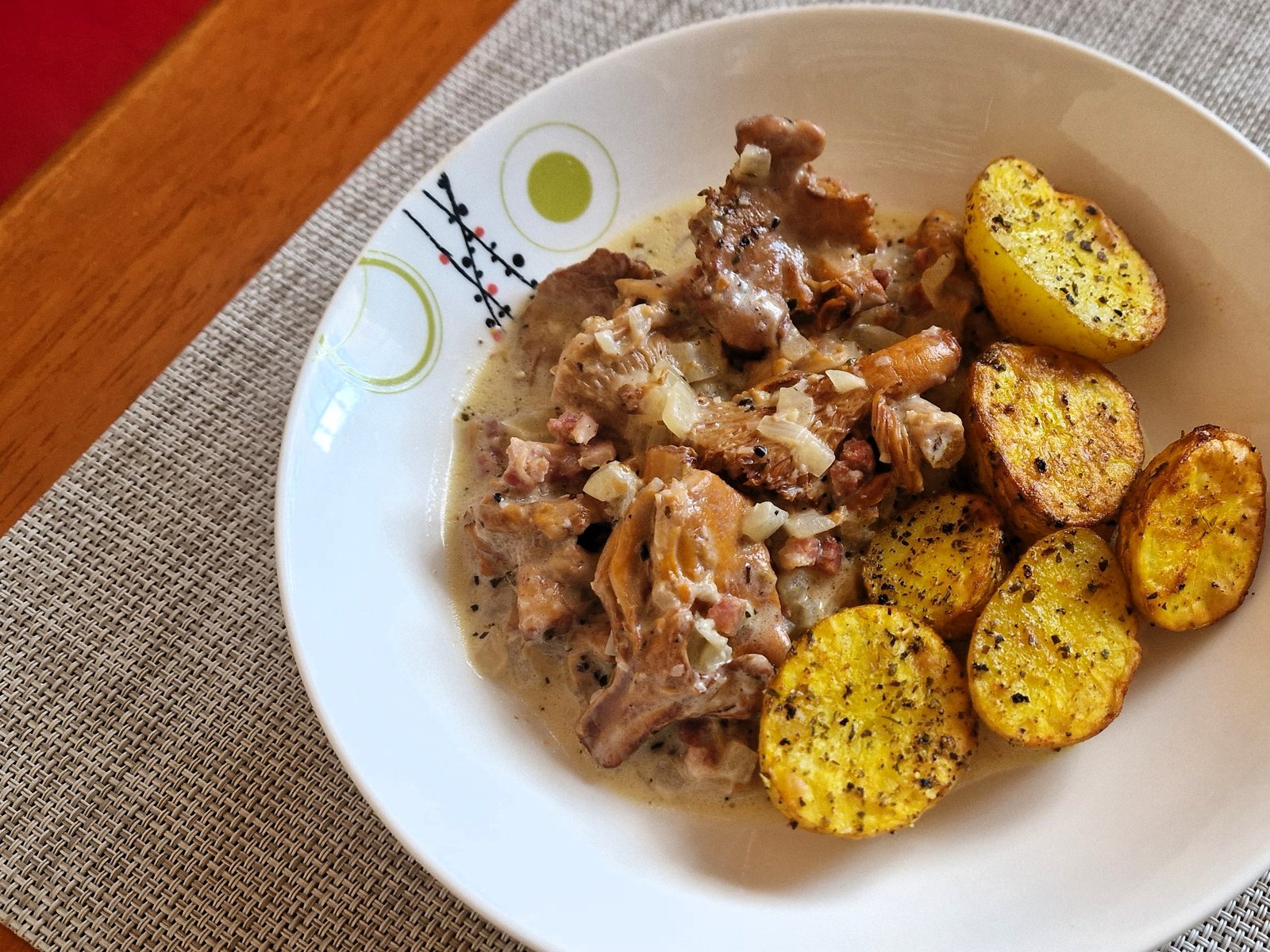 Recipe for Autumn – cooked Chanterelles with potatoes